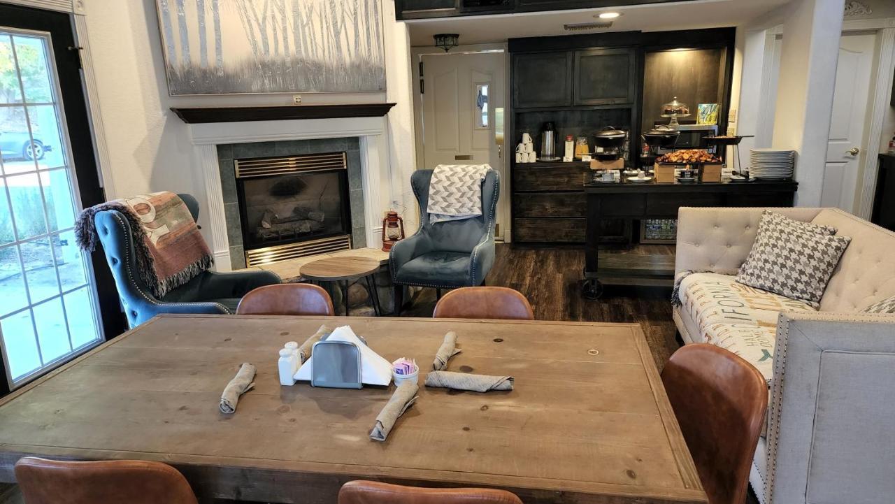 Hounds Tooth Inn Oakhurst Eksteriør billede
