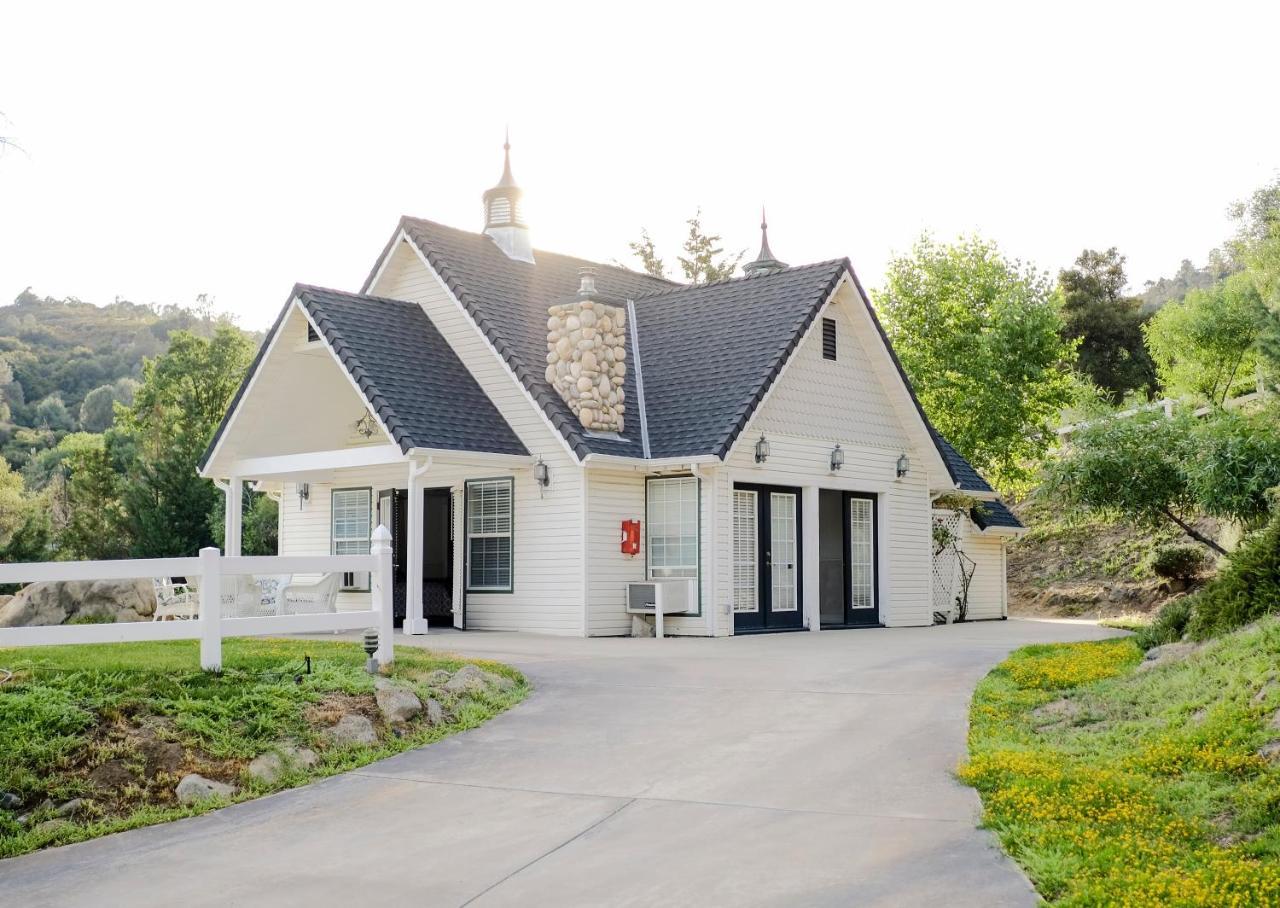 Hounds Tooth Inn Oakhurst Eksteriør billede