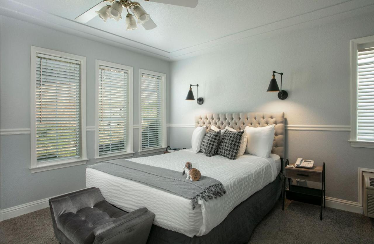 Hounds Tooth Inn Oakhurst Eksteriør billede